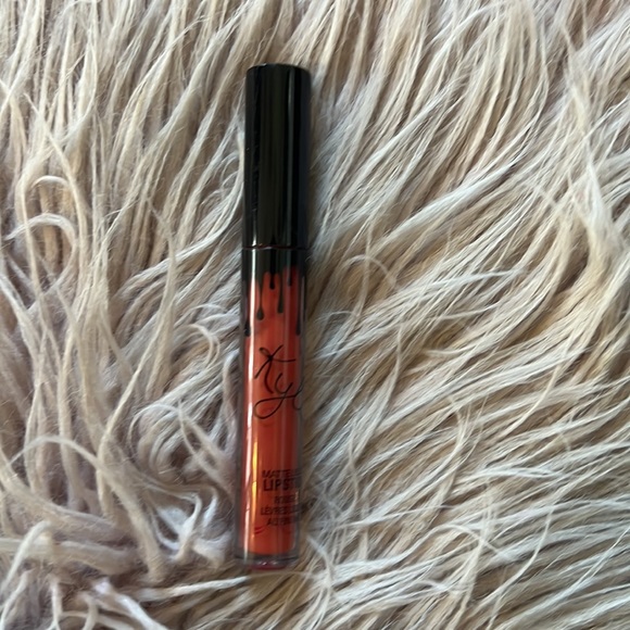 COPY - Kylie Cosmetics Lipstick - Picture 6 of 14